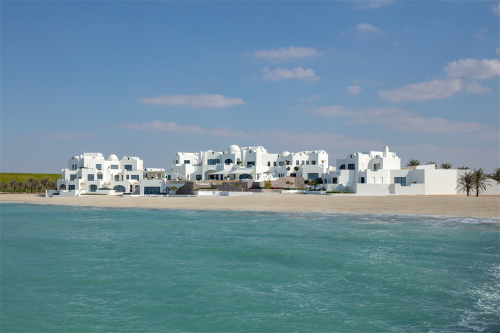 『安纳塔拉』于阿联酋海岸再添度假胜地 『Anantara Santorini Abu Dhabi Retreat』在静谧海岸诠释奢华”