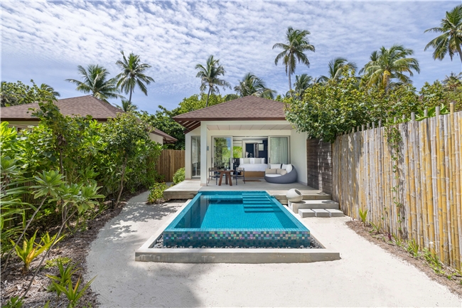 马尔代夫菲尔斯岛安凡尼臻选度假酒店带来创意绘画传扬海岛精”